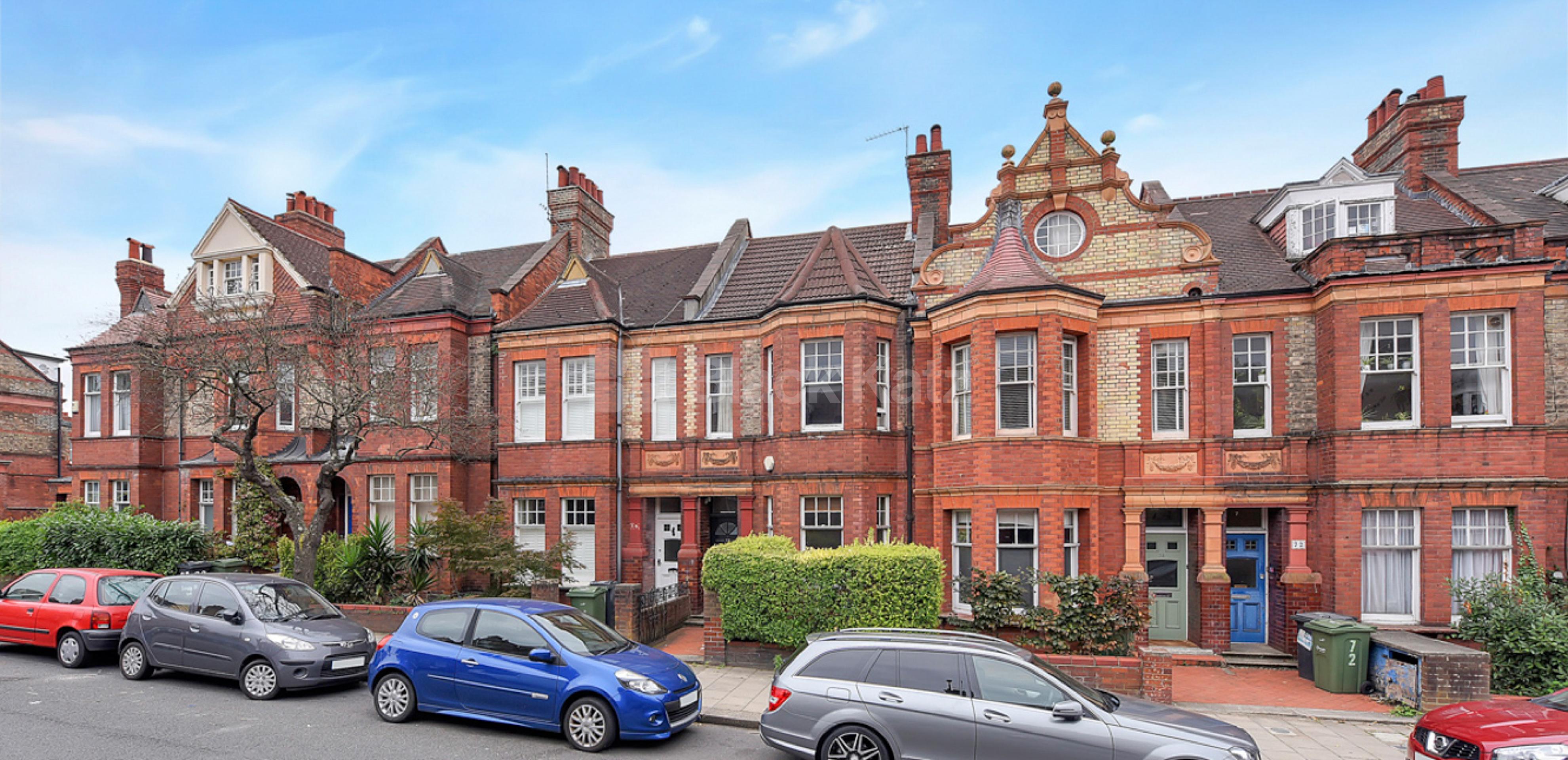 			LET , 4 Bedroom, 1 bath, 1 reception House			 Barcombe Avenue, Streatham Hill SW2